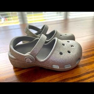 Size 7 glitter crocs